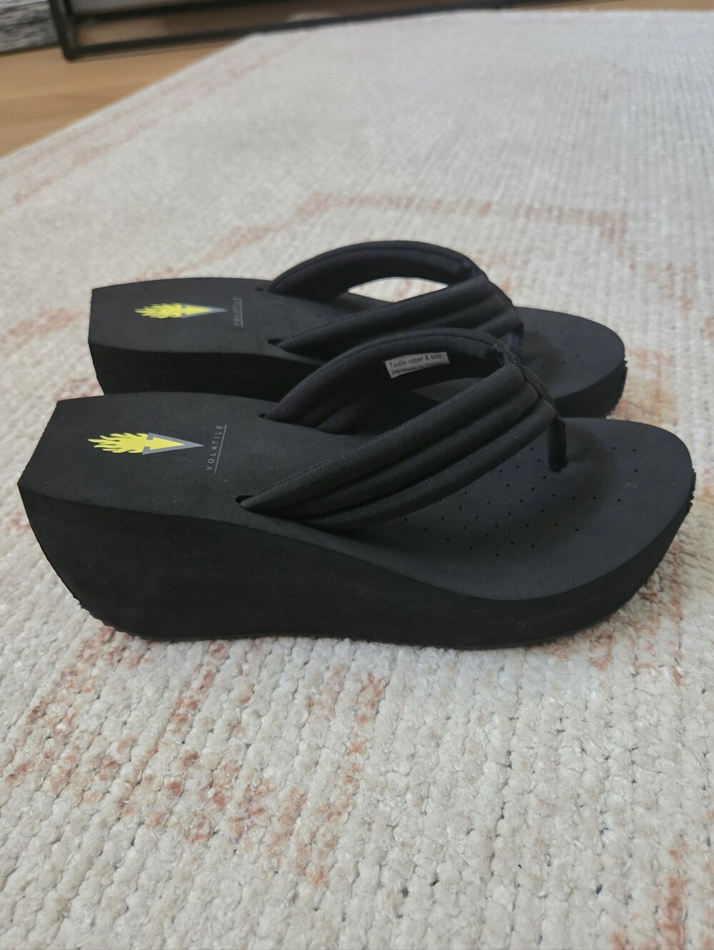 Volatile Zoe Sport Wedge Sandal Size 8